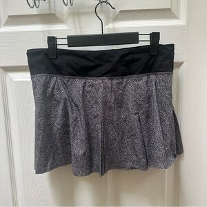 Lululemon Black Gray Smooth Stride Skirt Skort 8 tennis athletic